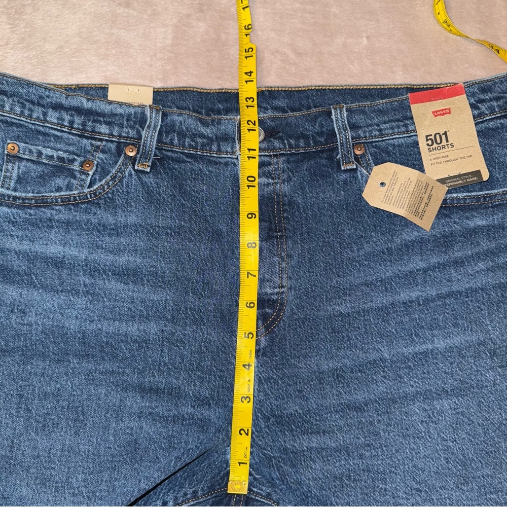 501 Levi’s fray  super high rise shorts size 16W - Picture 13 of 14